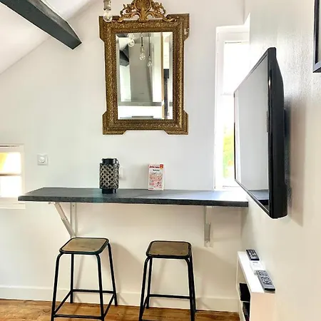 Studio De Charme Climatise - Busca Apartment *